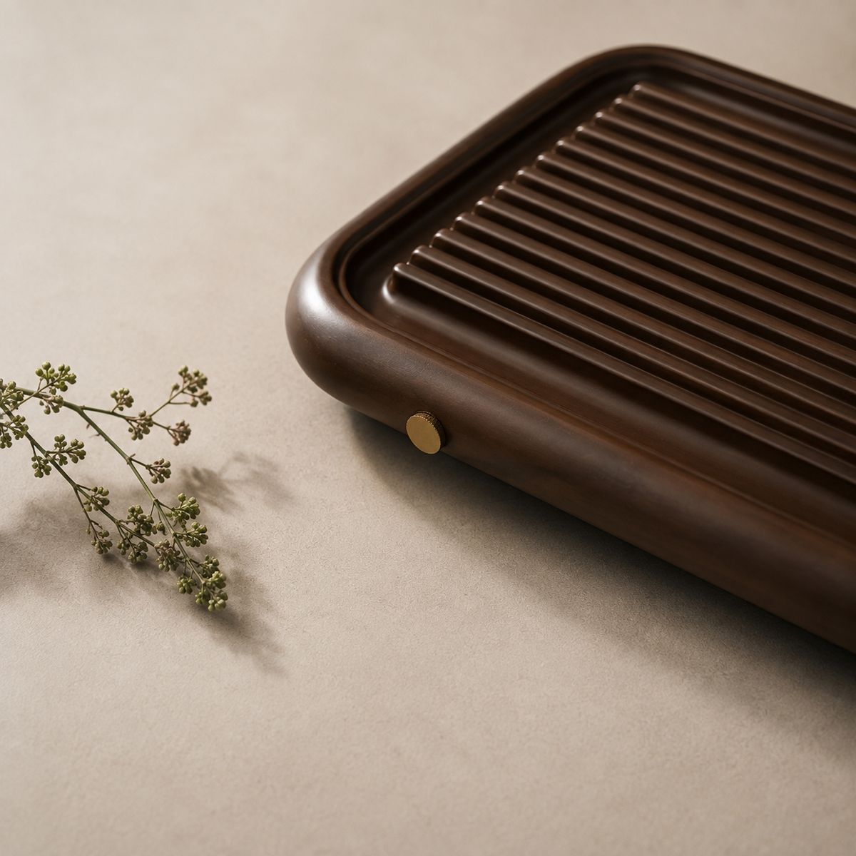 Corner detail of the Chaban bamboo tea tray and side fitting