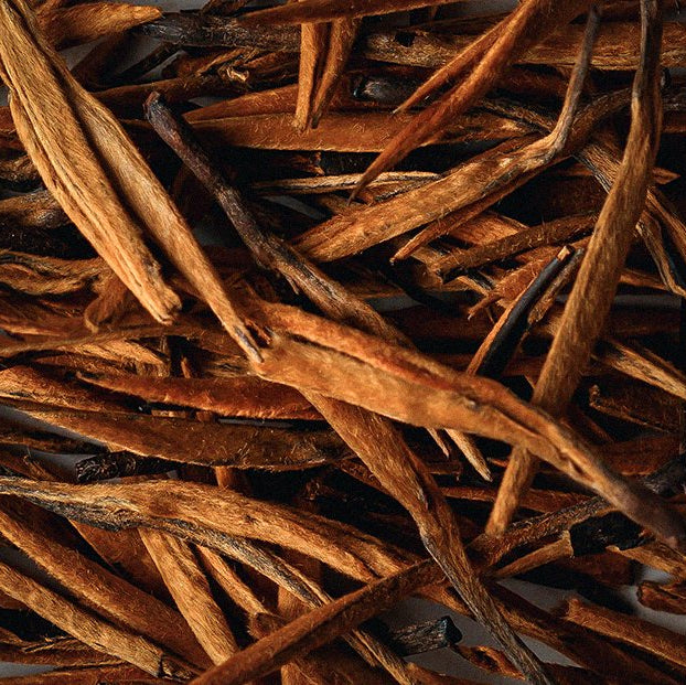 Da Jin Zhen Wang 2026 loose leaf Yunnan Red Tea with large golden needle-shaped buds