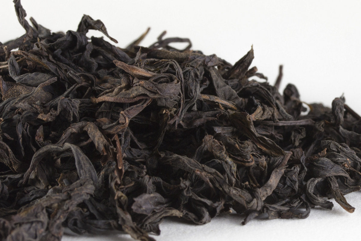 Da Hong Pao Shu Xiang with long twisted charcoal roasted Wuyi Oolong tea leaves
