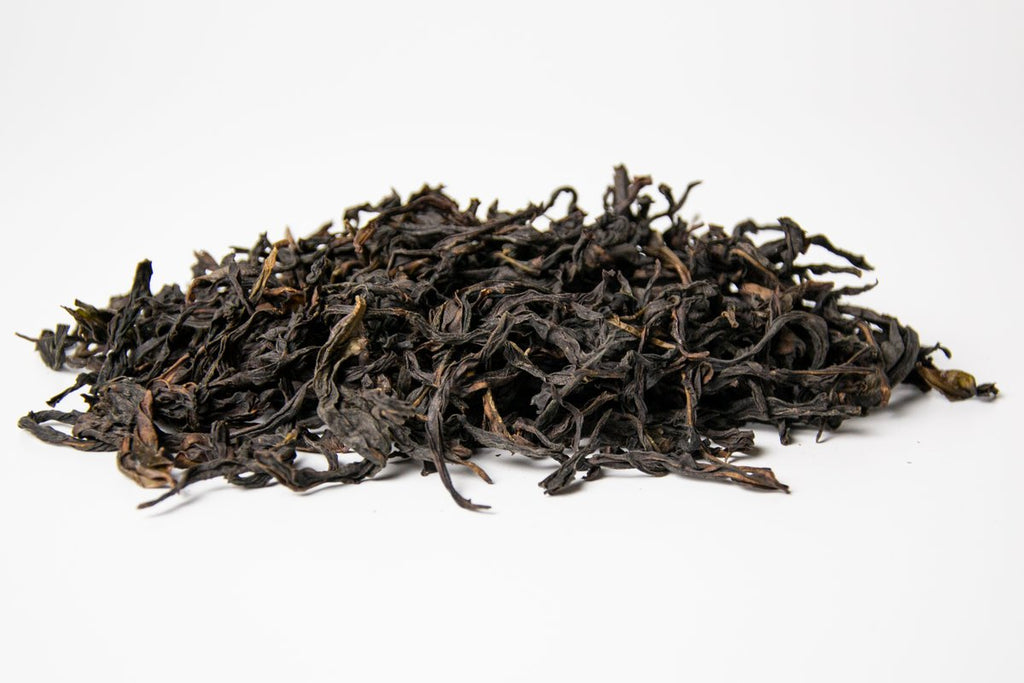 Mi Lan Xiang Dan Cong with long tightly twisted traditional Phoenix Mountain Oolong tea leaves