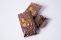 Обжаренный Те Гуань Инь Хун Бэй с плотно скрученными коричневыми листьями аньсийского улуна